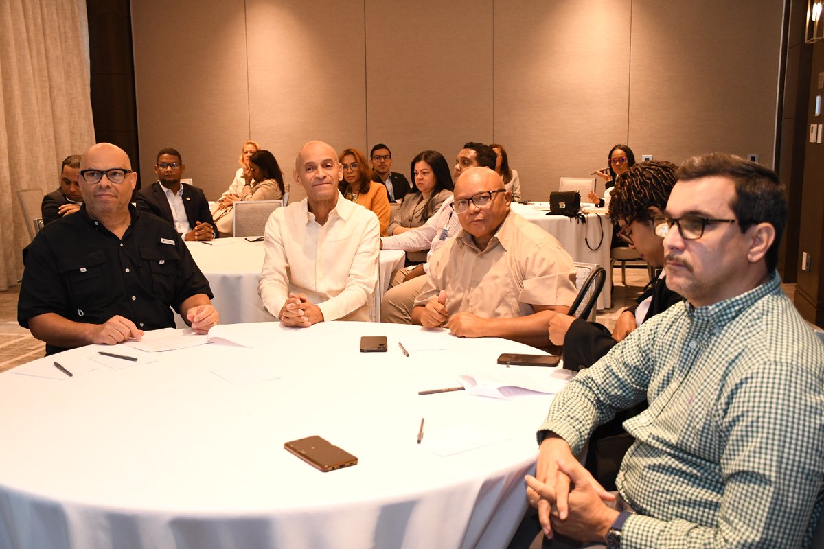 UNODC_ROPAN's tweet photo. #RepúblicaDominicana🇩🇴 une esfuerzos para luchar contra la #TrataDePersonas con fines de trabajo forzoso. 6⃣0⃣ inspectores laborales y fiscales especializados fortalecieron sus capacidades para mejorar la respuesta ante el delito, a través de #Track4Tip y el apoyo de @JTIP_State. https://t.co/78cjHVMTLx