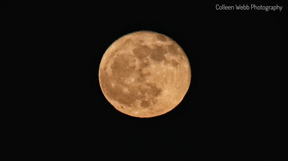 Tonight's full moon rising over the Slemish area. @angie_weather @barrabest @WeatherCee @bbcniweather @WeatherAisling @Louise_utv