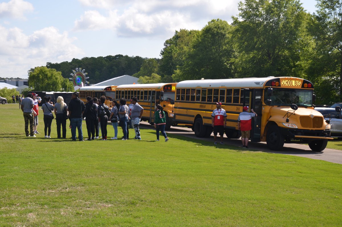 This weekend, we will welcome over 3200 high school students and approximately 200 engineering and college students, to the Honda Gear Up Your Career tent at the Indy Grand Prix of Alabama @BarberMotorPark! We’re excited to see you as well! Find us in the Fan Zone. #IndyBham