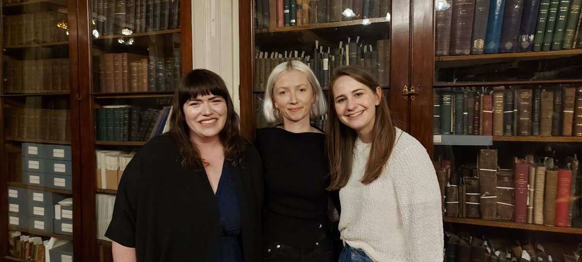All bases were covered this evening @RIAdawson for #1d1b event on what gets passed down the female line. Molly Hennigan, Alice Kinsella and @Louise_Nealon talked with @ClionaOGall about grandmothers, mothers & perceptions of how perfect mothers should be.