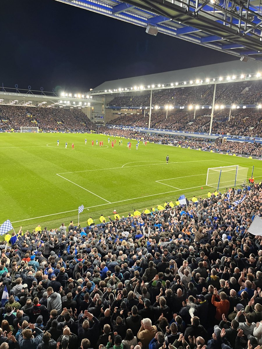 Constant noise. Tracky Dyche. DCL rubbing shoulders with the International Space Station. Branthwaite heading everything that moved. Idrissa Gueye tackling me on County Road. Jordan Pickford saving a PS2 game without a memory card.

Everton FC. The absolute business tonight💙