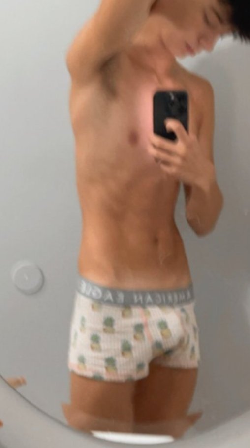 thehaydenm1's tweet photo. How's my bulge look😉 https://t.co/CgiQIogAGB