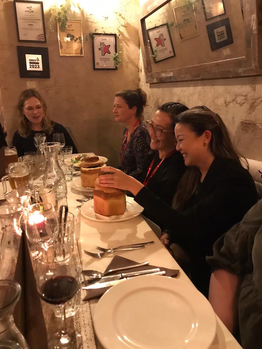 Delicious traditional Polish dinner at Szynk. Pierogis, mushroom soup in a  bread bowl, amazing ambience and even better company, including people from @QMULPsychiatry @Sydney_Uni @NAgeingRI @DementiaUK @CamPubHealth and more! 

(I think @JessicaBudgett has the group pic!)