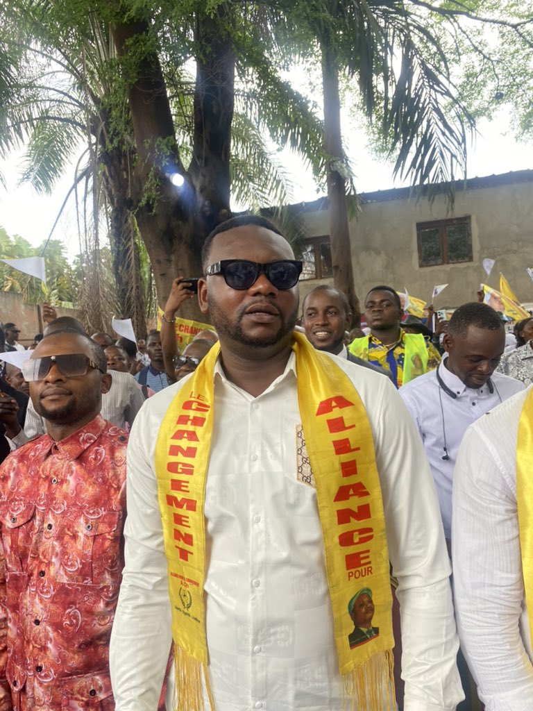 Aujourd’hui c’était du show chez nous , la ligue de jeunes diriger par son président qui est l’homme de même morale PARFAIT NZOLA , ont tous réclamés leur président Jean-Marc kabund et on lui donna 72 heures que mr le Pr05 puisse libérer le président Kabund ✍️
Libérez Jean-Marc👌