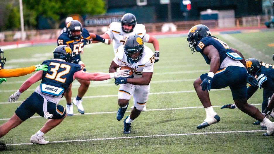 Blessed to receive a offer from A&M Commerce university 💛 #AGTG @_coachsmith_ @CoachHaack09 @BrianRandle40 @TFloss32 @Andrew_Ivins @JeremyO_Johnson @Perroni247 @Bdrumm_Rivals @RivalsFriedman @ChadSimmons_ @BrianDohn247