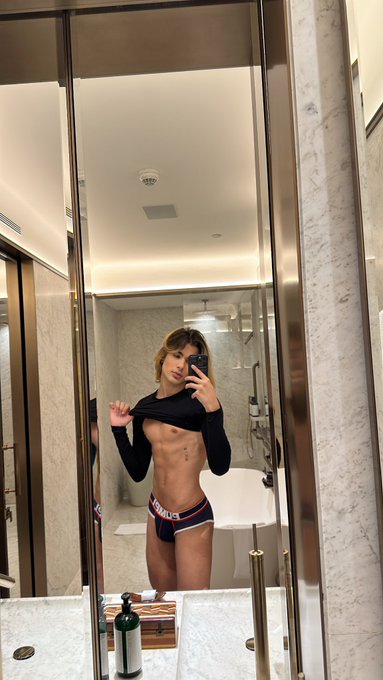 🥵 https://t.co/pzxhM9cIXo