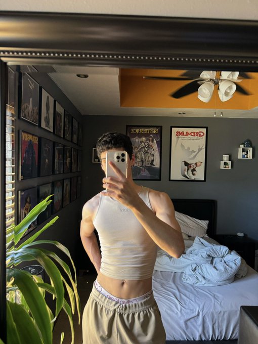 Watch michael's leaked NSFW photo on TwXstars