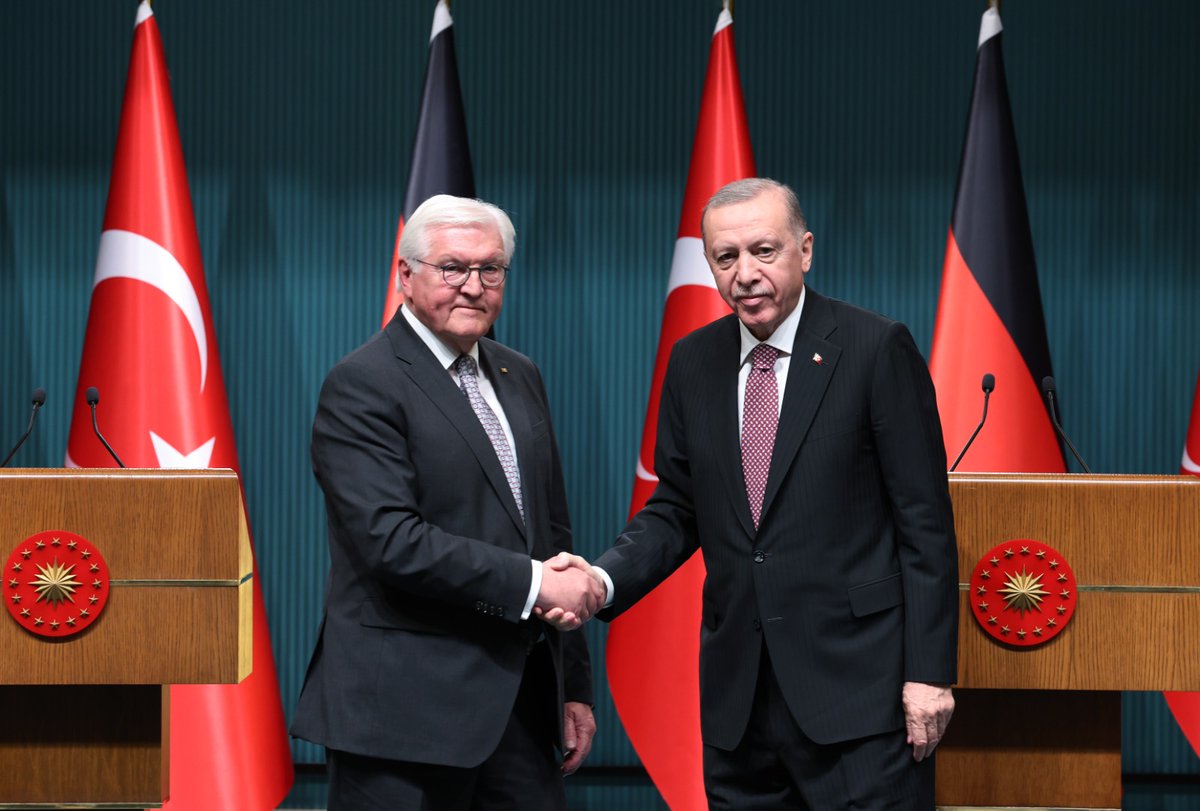 يعقد رئيس الجمهورية رجب طيب أردوغان، مؤتمرا صحفيا مشتركا مع رئيس جمهورية ألمانيا فرانك فالتر شتاينماير، في المجمع الرئاسي بالعاصمة أنقرة.