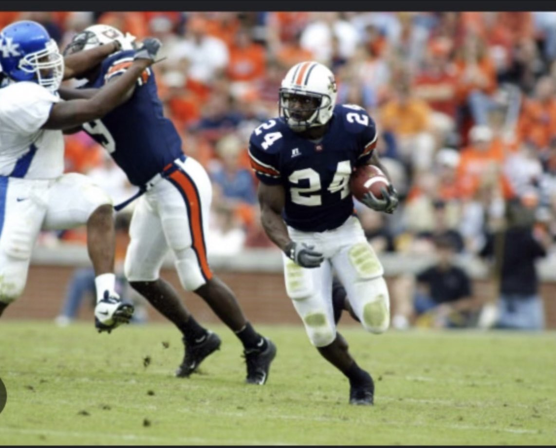 AGTG! After a good convo with @DerrickDnix I’ve received an offer from @AuburnFootball. @Football_Steele @satxhsfb @samspiegs @CKennedy247 @DEFCONTX7v7 @BDammone