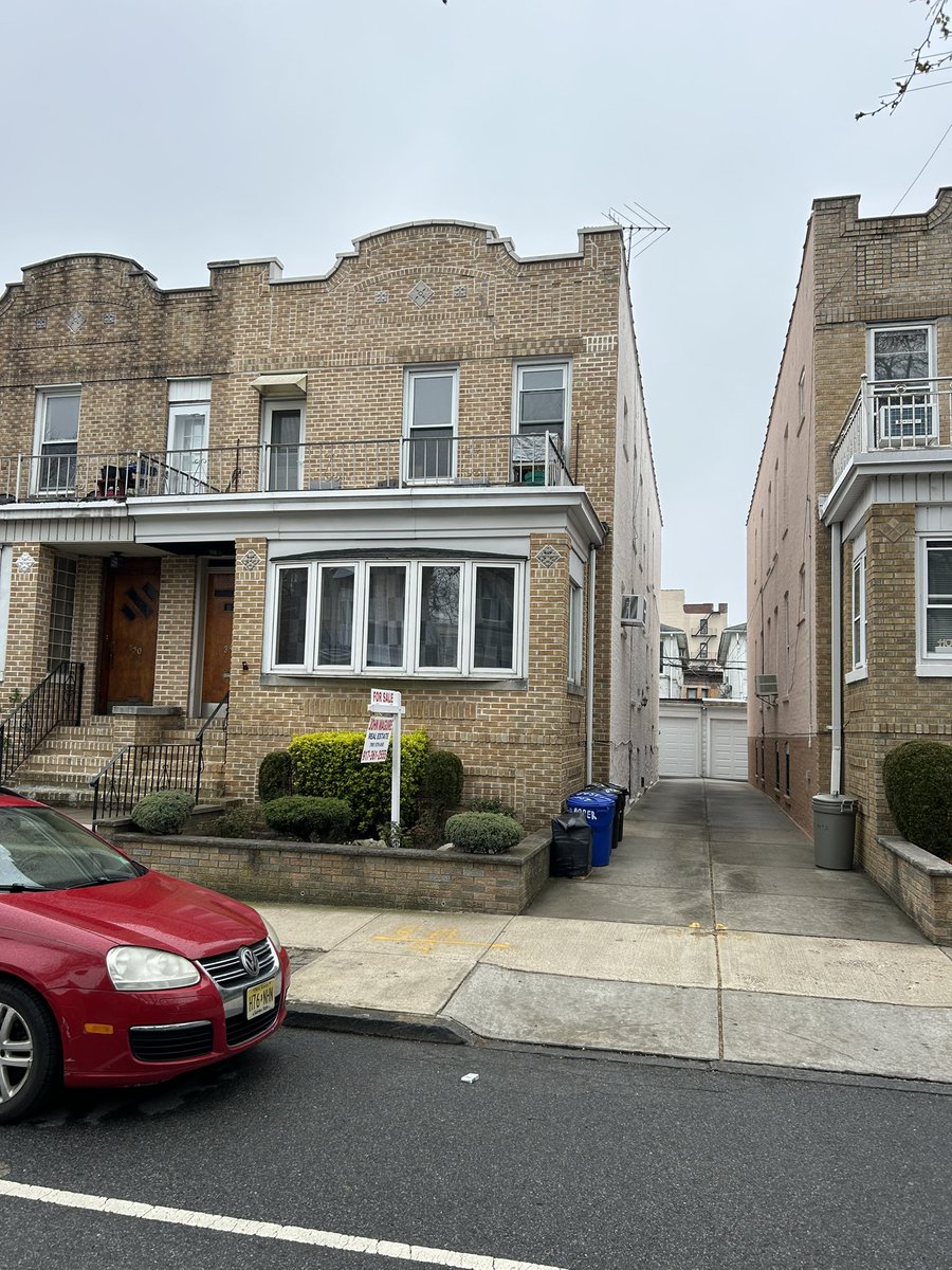 #justlisted 2 family brick with garage. Open porch. 5 bedrooms. Full basement. Prime 80’s near 3rd Ave. #MaguireRealty is family owned since 1973. Offered at $1,600,000 #BayRidge #newyorkcity #realestate @ParkSlopeParent @bayridgefams @SunsetParkBID @bayridgeJC @bayridge_center