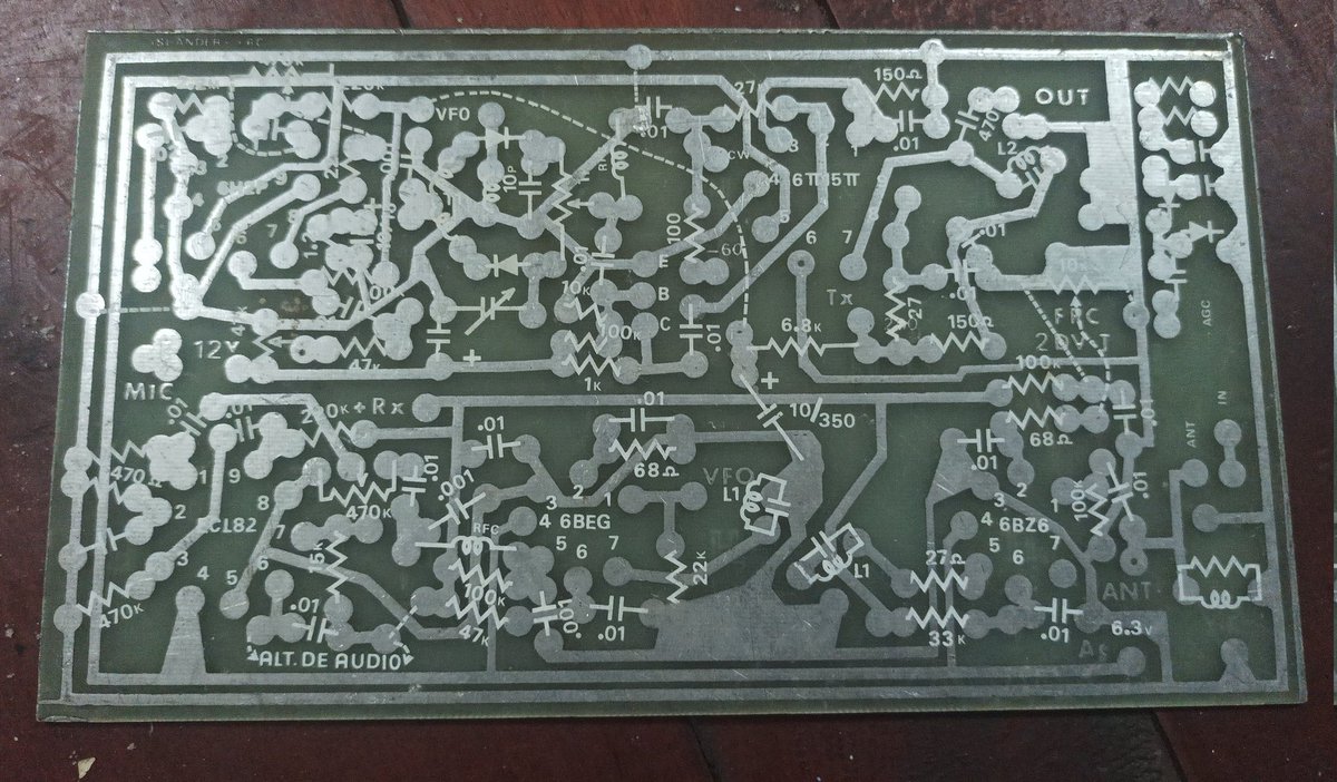 co7wt's tweet image. This is pure nostalgia #islander #tube #transceiver #myFirstBuiltRadio circa 1997 with ex CO7CO as Elmer.

Designed by CO7PR in the 80&apos; Google it: islander Cuba.

@30SV086 @RadioHacking @shortwave78

Must I rebuild it?

RT and Comment