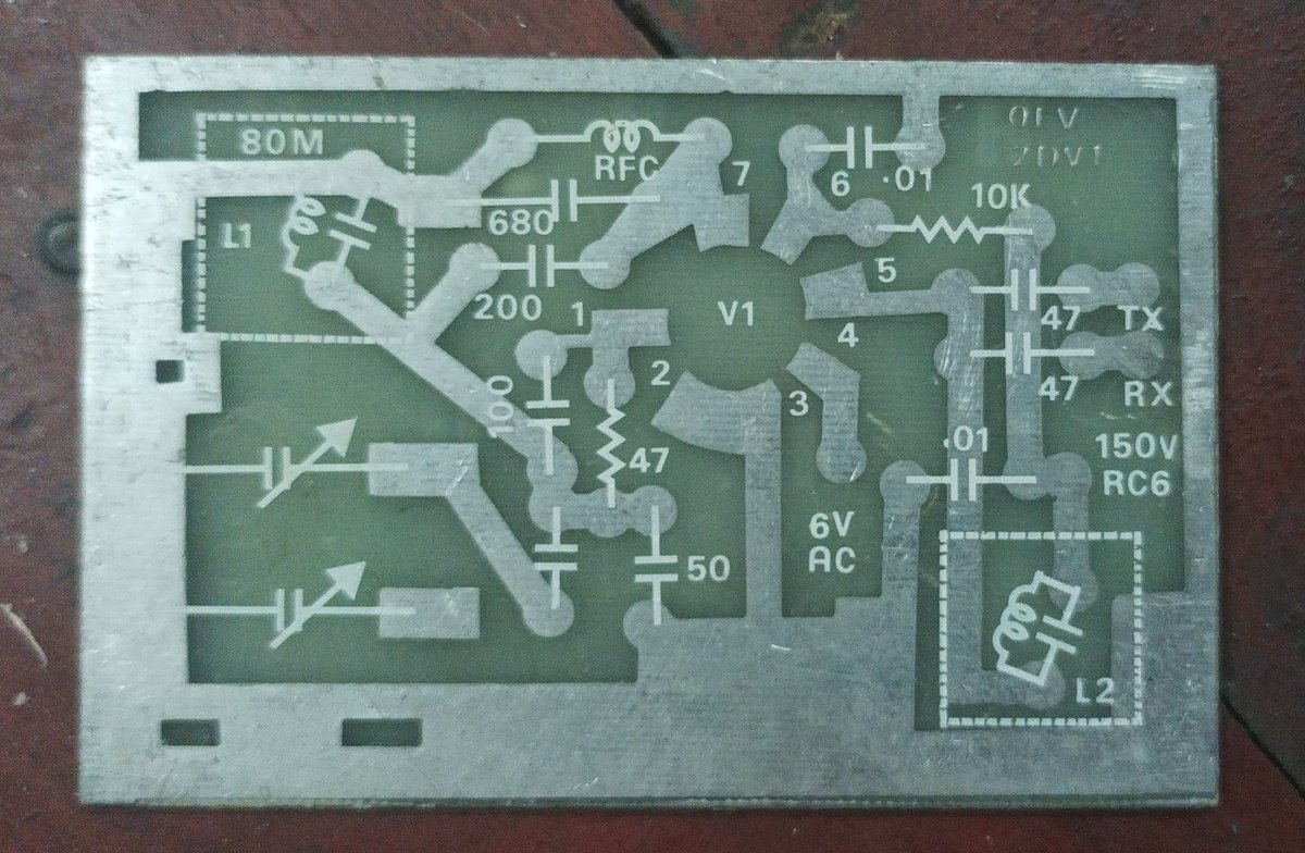 co7wt's tweet image. This is pure nostalgia #islander #tube #transceiver #myFirstBuiltRadio circa 1997 with ex CO7CO as Elmer.

Designed by CO7PR in the 80&apos; Google it: islander Cuba.

@30SV086 @RadioHacking @shortwave78

Must I rebuild it?

RT and Comment