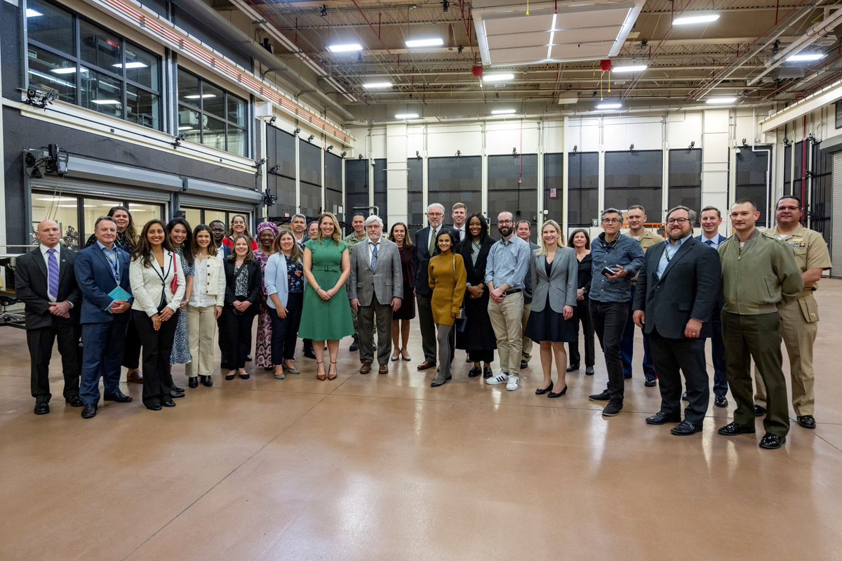 Innovative and creative thinking and research are necessary for driving the solutions on #ClimateAction. Visited @USNRL as part of #EIEWeek to see their latest projects and developments. Thanks for a great visit!