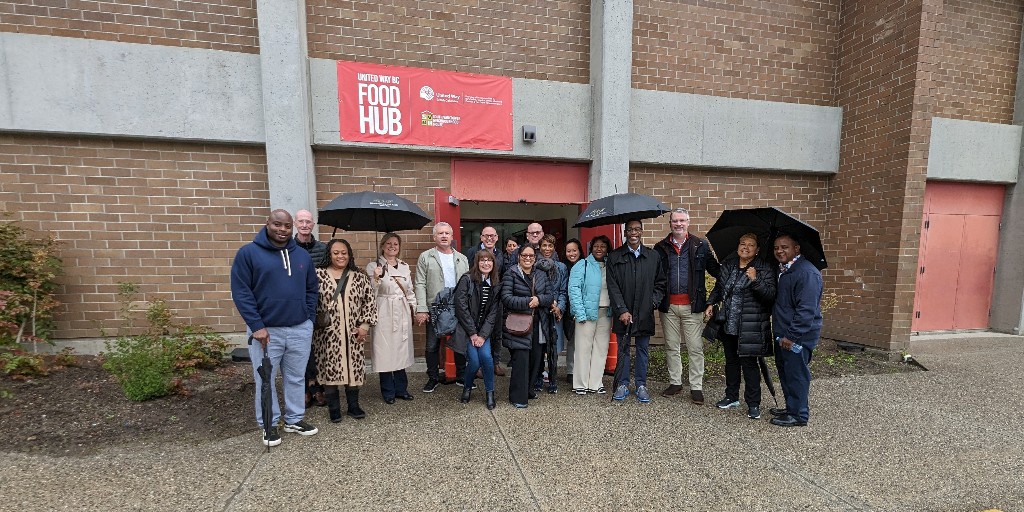 Today, CEOs from major North American United Ways visited our South Vancouver Regional Community Food Hub to learn more about @UnitedWay_BC's innovative work in food security. @southvanNH hosted to the tour where visitors learned about food distribution and created care packages.