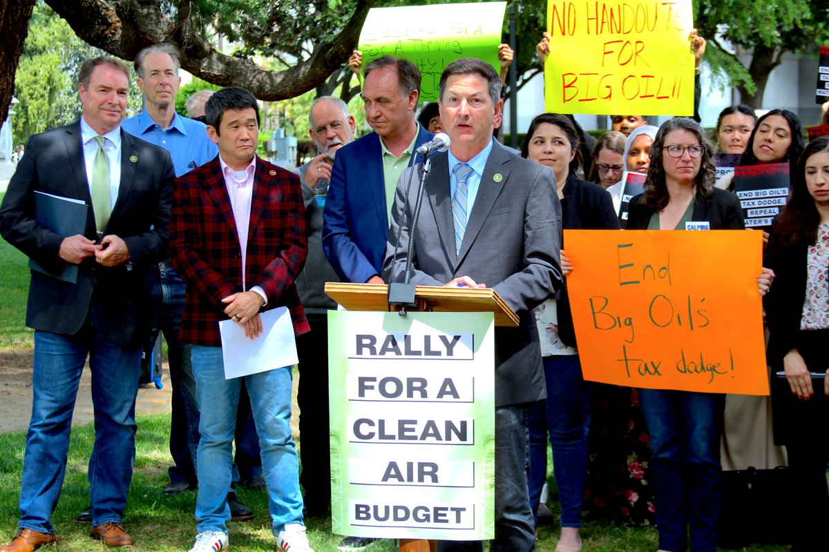 Our children's future is on the line. With a tough budget year ahead, we can’t afford to cut back our climate funding. Thank you @EnvCalifornia for inviting me to speak at today's rally to #InvestInCleanAir and protect our environment!
