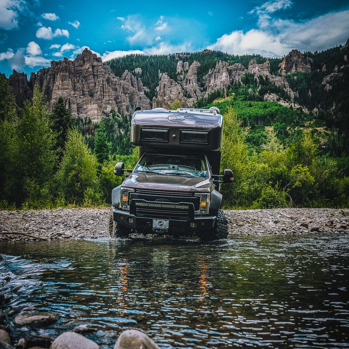 Rippling waters and rocky paths, the perfect trail for an EarthRoamer 🏞️
·
·
·

#earthroamer #offroad4x4 #expeditionvehicle #campinglife #overlanding #4x4life #4x4trucks #vanlife #vanlifeadventures #exploreoutdoors
