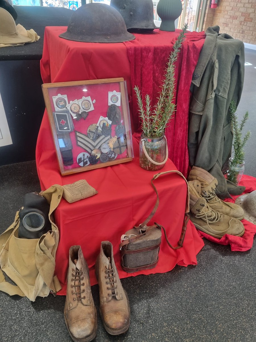 daniellewardro2's tweet photo. ❤️🇦🇺 ANZAC Day Prayer Service 🇦🇺❤️ Our prayer focus yesterday with some very special commerative memorabilia! #pcps #LestWeForget #AnzacDay https://t.co/EjmwoPvOZU