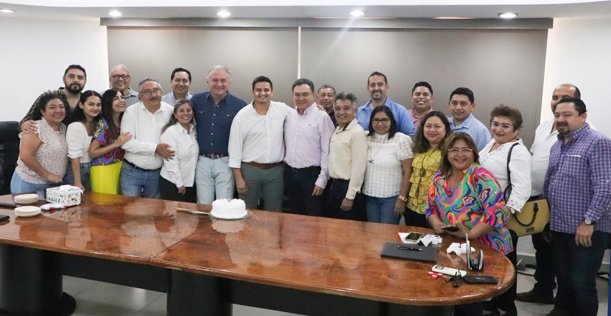 Feliz cumpleaños amigo <a href="/chelitocarrillo/">Carlos Chelito Carrillo</a>