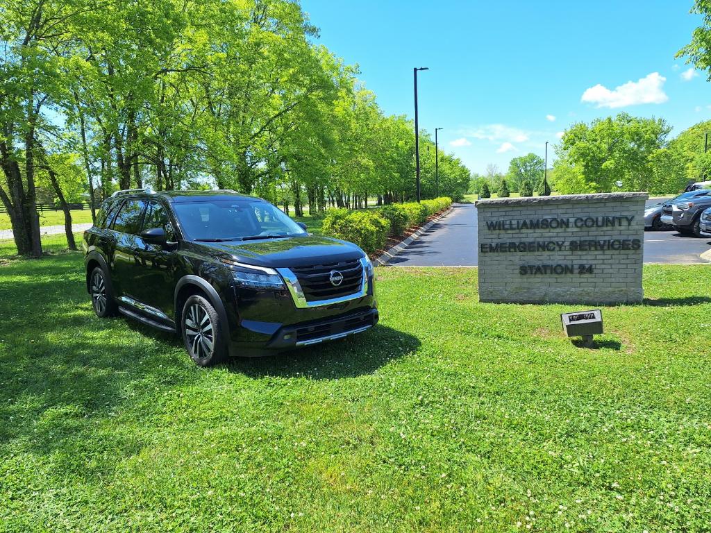 Thank you to @NissanUSA for their donation of a 2022 Pathfinder to our department! This vehicle enables us to replace an 18-year-old vehicle with high mileage. The Pathfinder will help our volunteer firefighters respond to medical calls quickly and safely!
#communitysupport