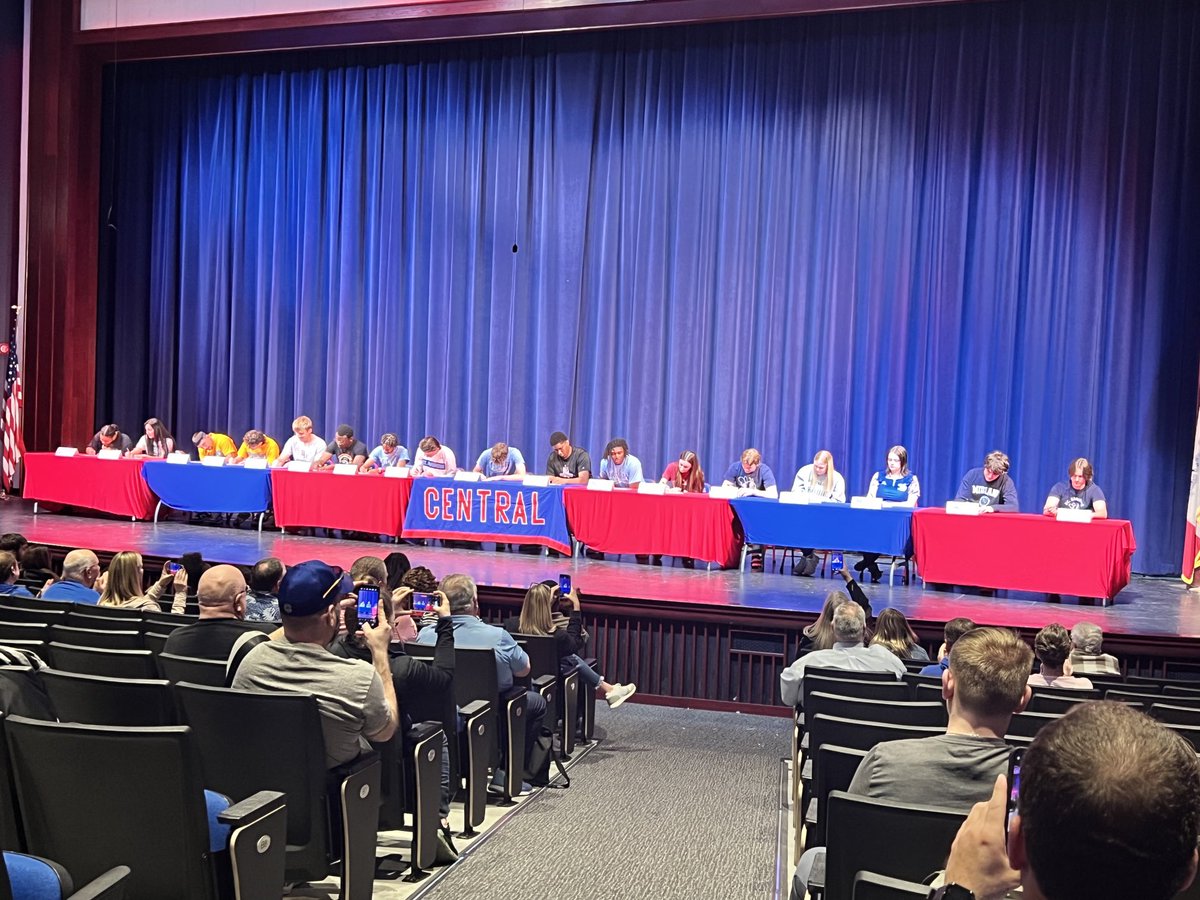 bluedevilAD22's tweet photo. 2024 Davenport Central Athletic Signing Day!!  Congratulations to our amazing seniors taking their talents to the next level. Go Blue!!! https://t.co/pQYvvqwjaD