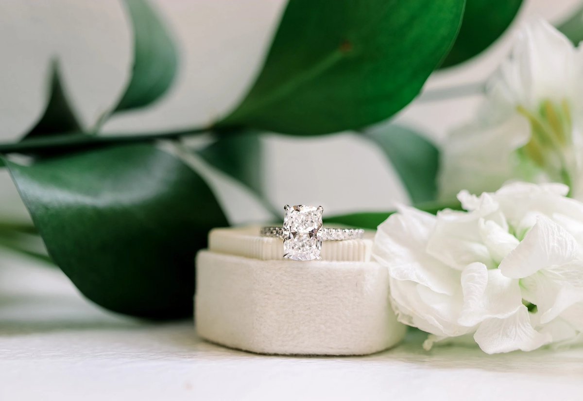 m_itrading's tweet image. 💎💡 Curious if your diamond is real or fake? 

Discover 5 easy home tests to find out! Click the link below to read the article and become a diamond detective today. 💍✨ 
1l.ink/TKXRD6N
.
.
#diamondtesting #realorfake #jewelryeducation