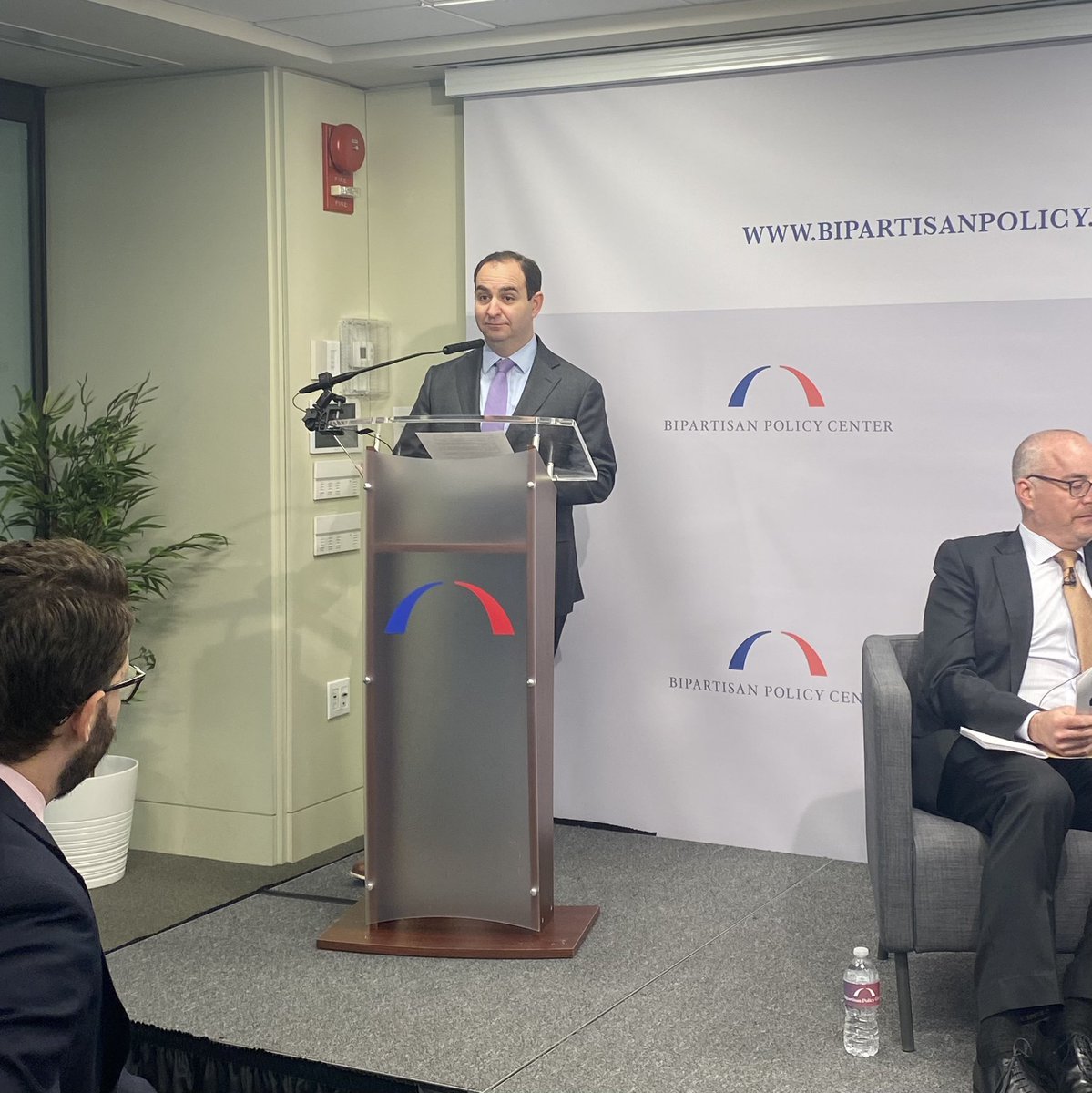 🎬 BPC’s @mattiweil is kicking us off at our event in partnership with @UChicago on Elections in the Age of AI! #BPCLive 
 
📺 Tune in live. youtube.com/live/w527EEa7x…