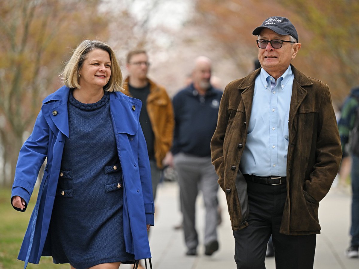 Today, President-elect Andrea E. Chapdelaine was welcomed by hundreds of students, faculty and staff during her first official visit to the #ConnCollege campus. 🔗 Learn more about her visit: bit.ly/3JwF13U