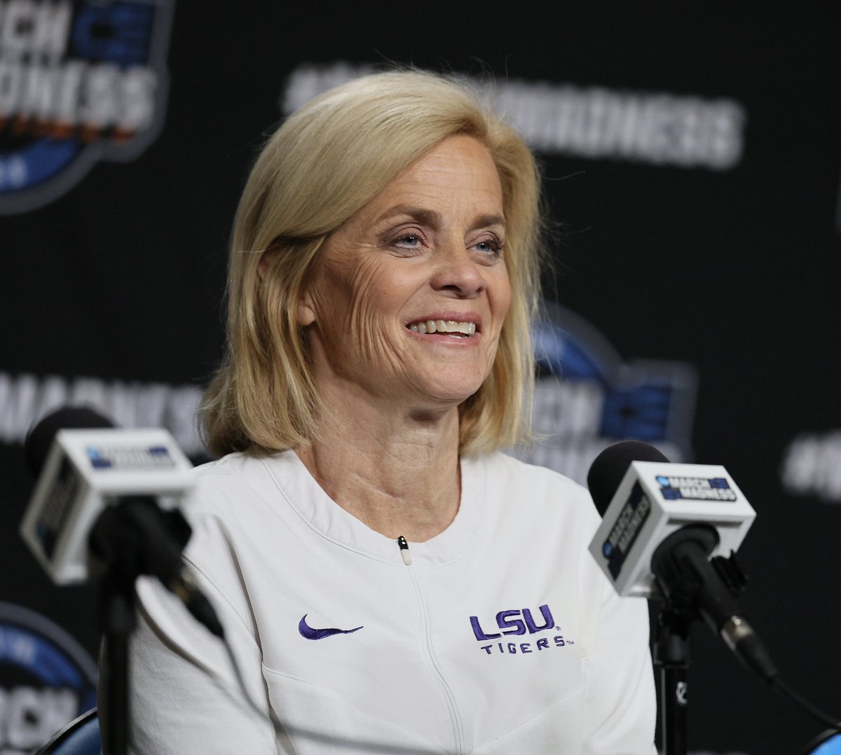 Kim Mulkey and Co. have landed three commitments via the Transfer Portal. - Kailyn Gilbert (Arizona) - Mjracle Sheppard (Mississippi State) - Shayeann Day-Wilson (Miami) Gilbert’s Numbers: 15.1 PPG 5.3 RPG Day-Wilson: 12.0 PPG 3.5 APG Sheppard: 5.0 PPG 2.6 RPG Huge haul.