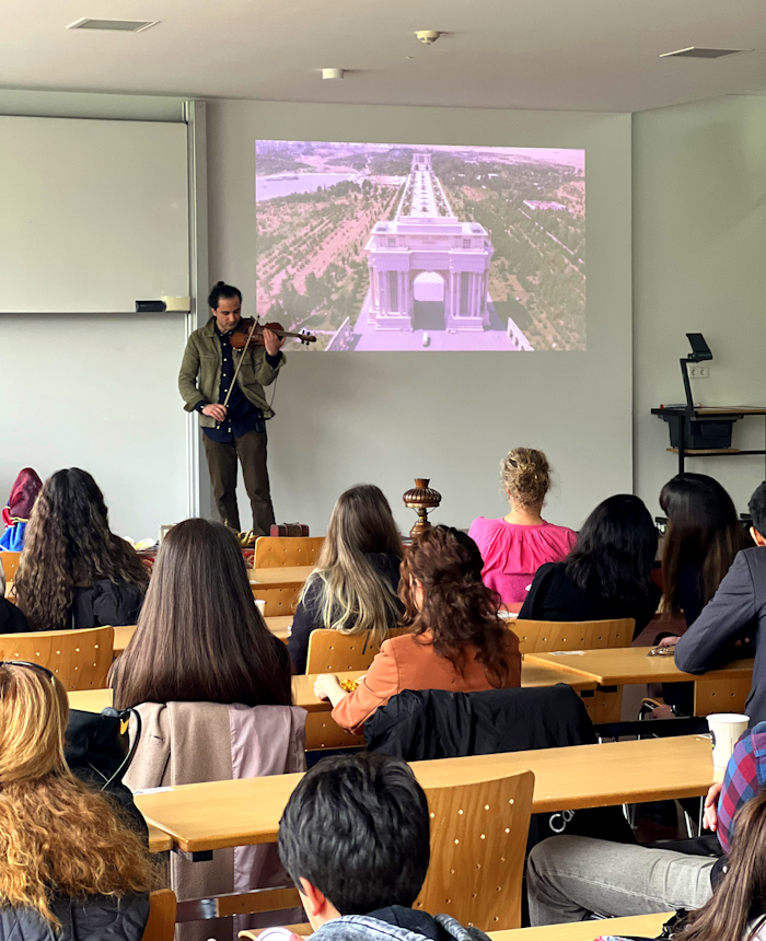 🇦🇿🇩🇪 Azad Berlin Universitetində Azərbaycan Diplomatik Akademiyasının tələbələri tərəfindən Azərbaycan mədəniyyəti təbliğ olunub. 🎼

🇦🇿🇩🇪 Die Kultur Aserbaidschans wurde von Studierenden der Aserbaidschanischen Diplomatischen Akademie der Freien Universität Berlin gepredigt. 🎼