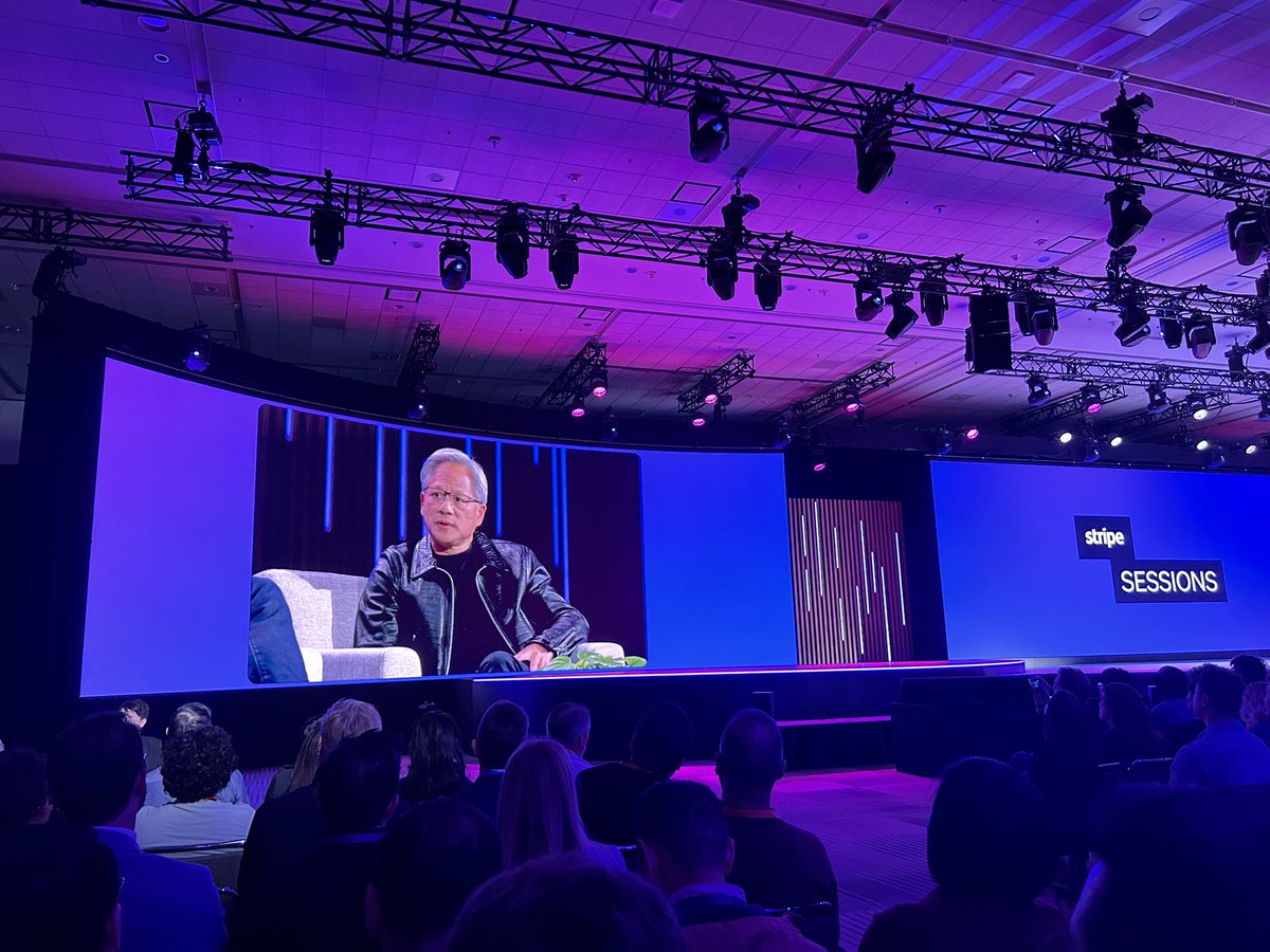 RDuques's tweet photo. “I used to clean bathrooms, and now I’m a CEO,” said Jensen Huang when asked why he rarely fires people. He says that they can learn. At @stripe’s #stripesessions https://t.co/NZWS5kYlWU