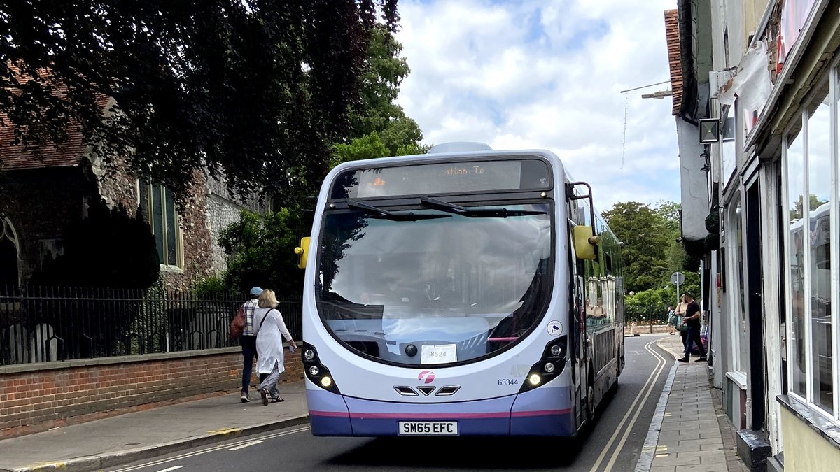 #Throwback 20/06/22
First Colchester (at the time) Wright Streetlite 63344 SM65 EFC is pictured in Colchester. This vehicle has since transfered to Basildon.