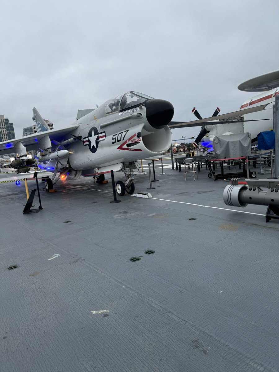 Terrific trip to @AUVSI — Association for Uncrewed Vehicle Systems International's Xponential conference, including a Team #NorthDakota networking event on the @USSMidwayMuseum with remarks from @SenKevinCramer!