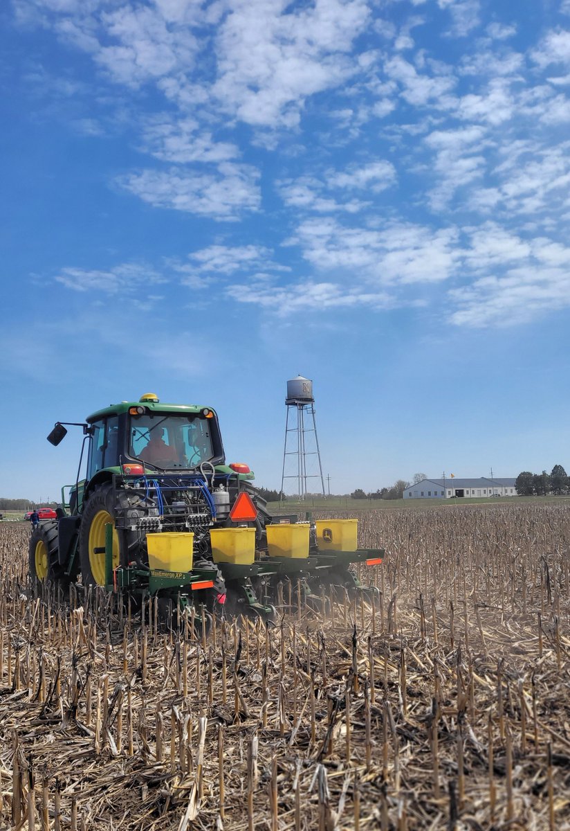 #Plant24 for @UNL_TAPS kicked off today with a buzz of anticipation! We're thrilled to launch the new TAPS Soybean competition in Eastern Nebraska. 18 teams are in the game, selecting 12 diverse varieties provided by 6 seed companies. @NESoybeanBoard