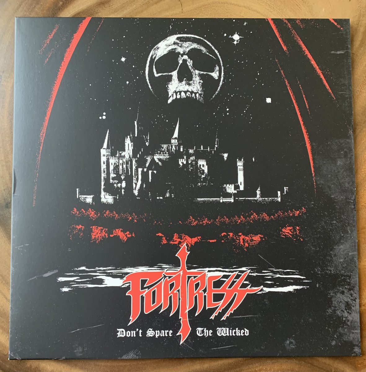 What a fab slab of Lizzy Borden / Malice inspired #HeavyMetal this one is! #NowPlaying️ Fortress - Dont Spare the Wicked. My only gripe with this Whittier bunch is that the album is a tad too short!! @KManriffs