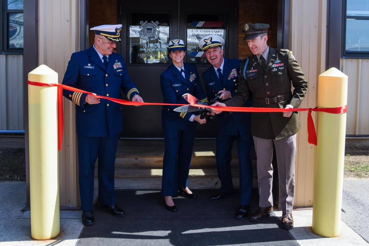 Yesterday, #USCG Sector Eastern Great Lakes held a unit commissioning and grand opening ceremony for MSU Thousand Islands. 

Formerly MSD Massena, recently relocated from Massena, NY to Thousand Islands #NewYork to their new home, Fort Drum #GrandOpening #GreatLakes https://t.co/QRMsTkIx4i
