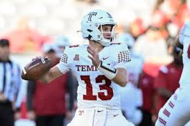 After a great throwing session and conversation with @CoachLangsdorf I am honored to receive an offer from @Temple_FB! @EDGYTIM @Loyola_FB @PrepRedzoneIL @AllenTrieu @QB1BLISS @TCBOOST