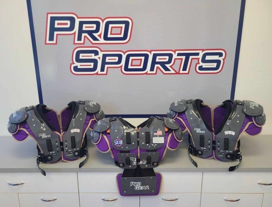 ProSports_Pads's tweet image. These #ProSportsCustoms are making their way to #Catamount Country!📍🟣🗻

Greg Mazza (@Mazza_ProSports) did a great job getting Western Carolina Football #Outfitted for the upcoming season and many more!

@Catamounts
@CatamountsFB

#KnowTheLogo #CollegeFootball #LiveOnTheEdge