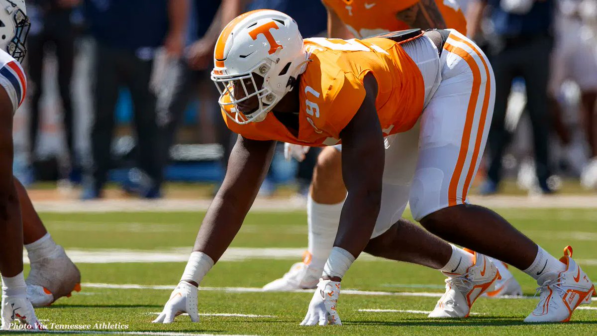COLUMN: Why it was sneaky important for Tennessee for Jayson Jenkins not to enter the transfer portal this week. #Vols // #GBO🍊 🔗: theplayerslounge.io/tennessee/cont…