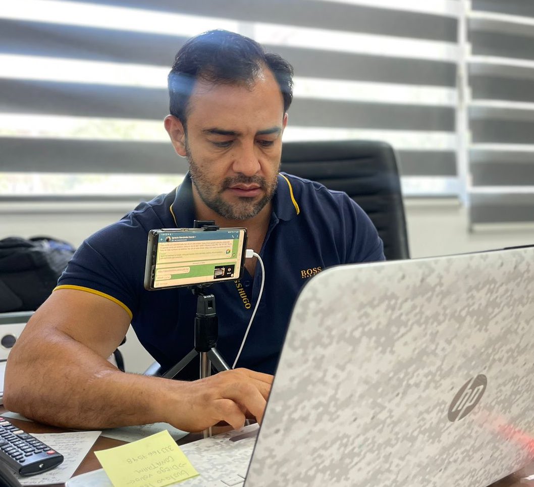 JonadabMartinez's tweet photo. Una de las tantas complejidades que encontramos en los Depósitos Vehiculares, es que las personas que venían a recoger su vehículo, debían hacer el pago en las ventanillas de la Secretaría de Hacienda, lo que ocasionaba pérdida de tiempo y molestias (con razón)…
(1/3) https://t.co/54Ur8W0Q9M