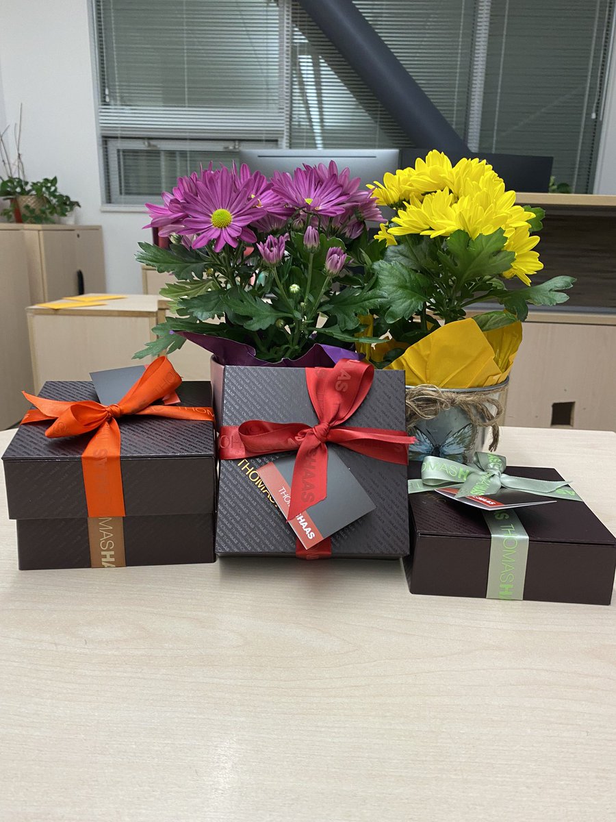 Happy Administrative Professionals Day! We are grateful for all the amazing work our @VSB39 @KitsilanoSS office staff do to support our school community!