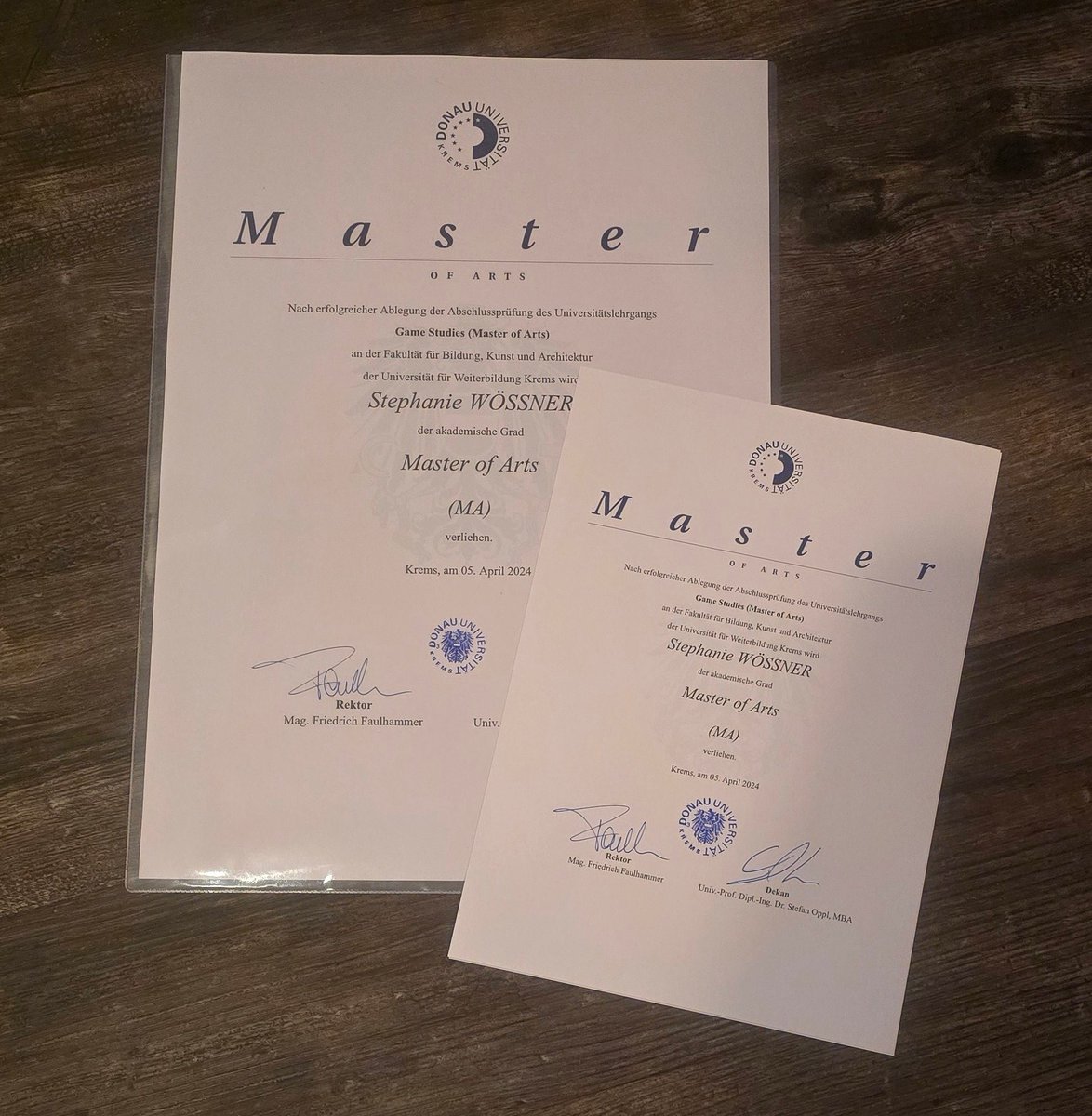 petiteprof79's tweet image. Thanks so much #TheFutureProject for the little "welcome to our speaker network" gift and to @appliedgames for my #MasterofArts certificate 😇😍 #proudandhappy