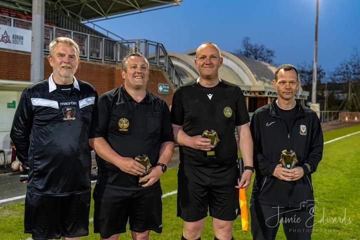 Tonight saw the start of the @cafl_social cup finals window with the u15s final between Evans&Williams and Drefach.
Tonight's officials were Aaron Jones, Jeff Moore, Dan Price and Steve Walters.
Congratulations to you all and Evans&Williams on winning the cup