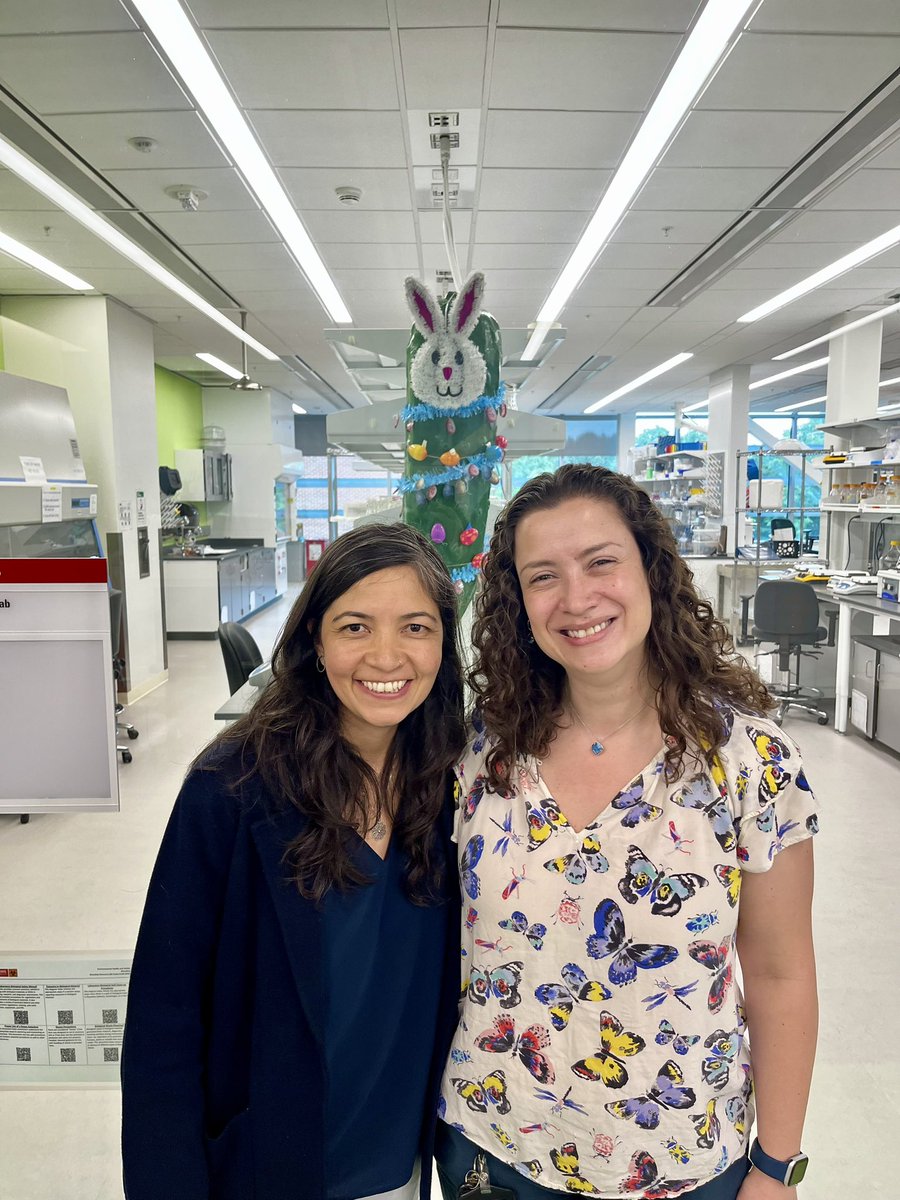 QuesadaLabNCSU's tweet image. We had a wonderful visitor today! The one and only @Johadelcpp from @UCDPlantPath to tell us about the happenings in greenhouse crops in California @NCSU_DEPP @NC_PSI @plantdisease #GiantLabPickle #CienciaColombia 🇨🇴