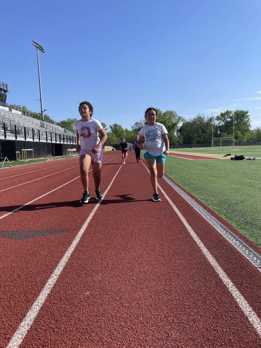 SallyRolf's tweet photo. @GOTRKC from @ToppingBulldogs  had a little field trip for their practice today! Thanks to @TonkaTrackField for letting us practice like rockstars! https://t.co/aifWx0vEbY