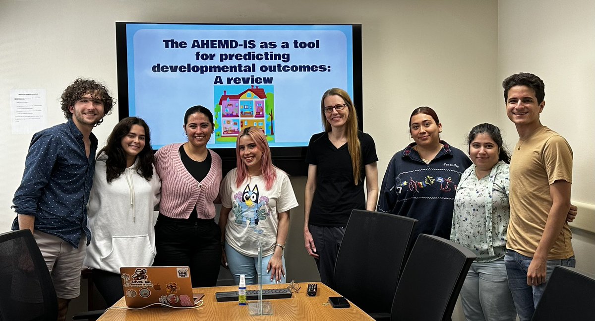 Congrats to @victoriarodri01 who successfully defended her @fiuhonors ARCH project today in @fiupsych! 🫶🏻