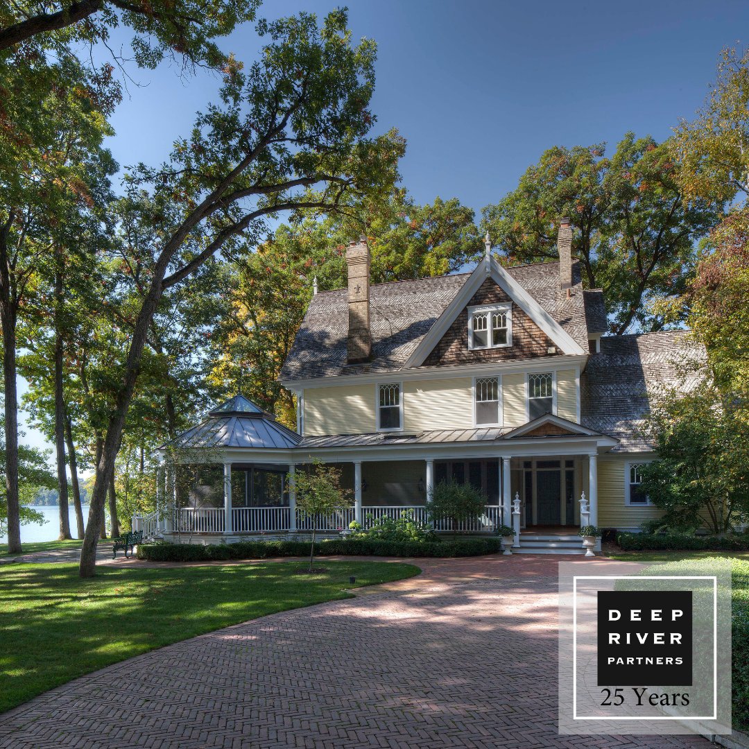 Recalling an early favorite from 2013, the new wrap-around screen porch addition seamlessly blends with the Queen Anne style of the original house. 
◼️View the project here: deep-river.com/project/screen…

#anniversary #25years #deepriverpartners #residentialarchitecture