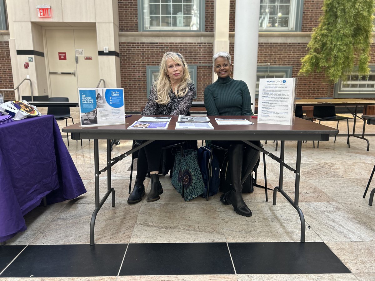 @NYCWorkforce1 joined the *new* New Yorker Resource Fair hosted by Pathways 2 Graduation at the @qnsbprichards Office. Over 100 attendees discussed employment opportunities & career advancement with the team. Grant is proud to empower new New Yorkers on their career journeys! 💼