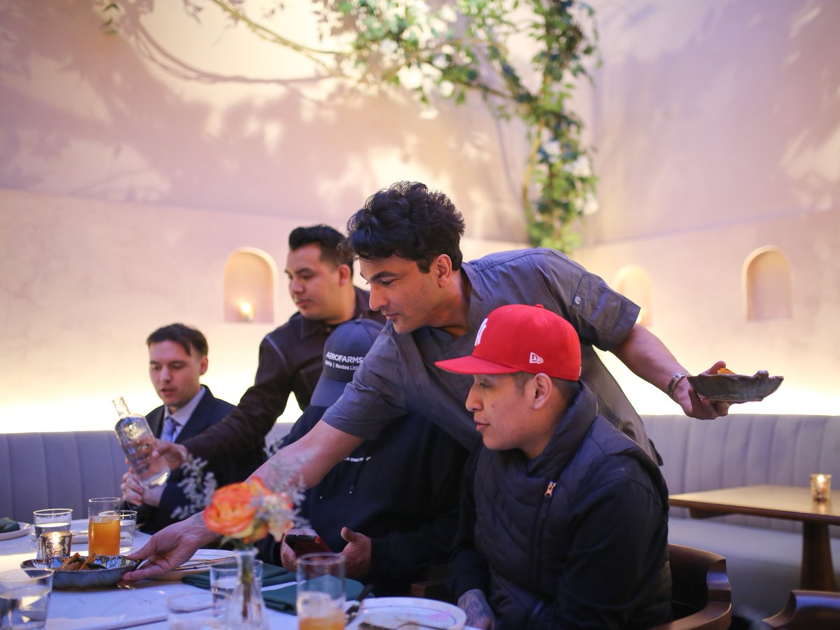 Thanks to @TheVikasKhanna for hosting a special dinner for some of our clients at his new restaurant, Bungalow. His story inspires us — finding help here at the Mission during his time of crisis, to overcoming homelessness & finding success. Congrats, Chef! #FriendsOfTheMission