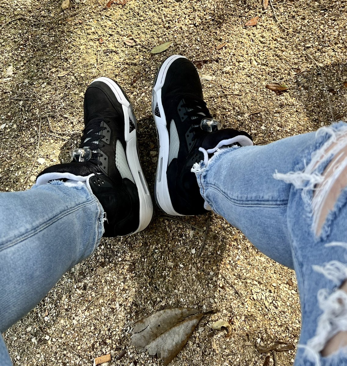 Birthday week! #Taurus ♉️ Wednesday #kotd Air Jordan 5 Moonlight 🖤 Love my 5’s 🥰 #snkrs #wearyourkicks #snkrsliveheatingup #snkrskickcheck #TaurusSeason #nike