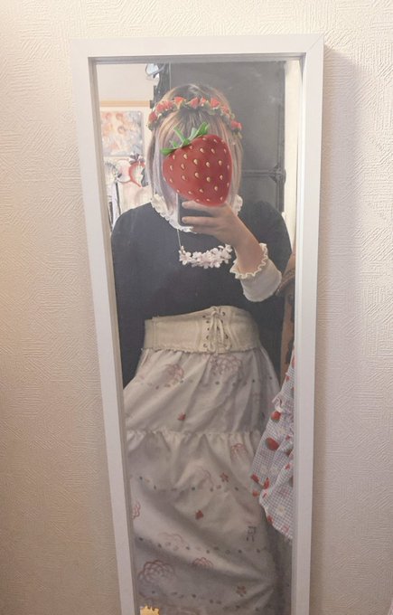 「鏡 スカート」のTwitter画像/イラスト(新着)